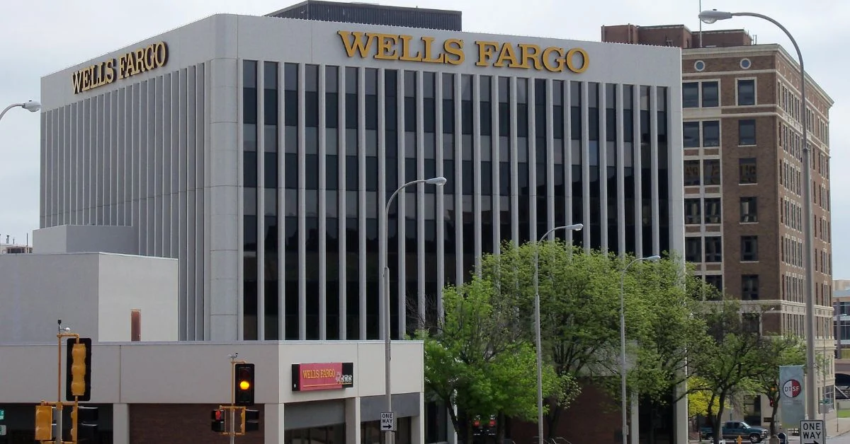 Banking With Wells Fargo? Here’s What You’ll Want to Know First